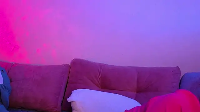 LoveSeekins online show from October 1, 7:08 pm