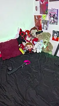 carolinerue online show from March 17, 1:26 pm