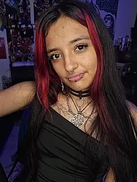 carolinerue online show from April 21, 2:51 am