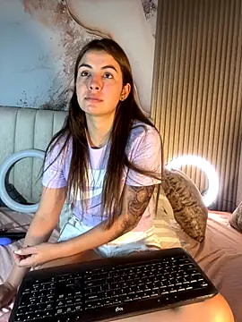 Dakota Evanns online show from October 5, 4:45 pm