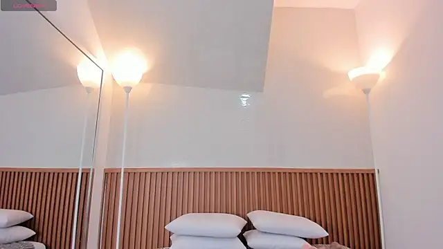 nicol giraldoo online show from January 10, 3:55 am