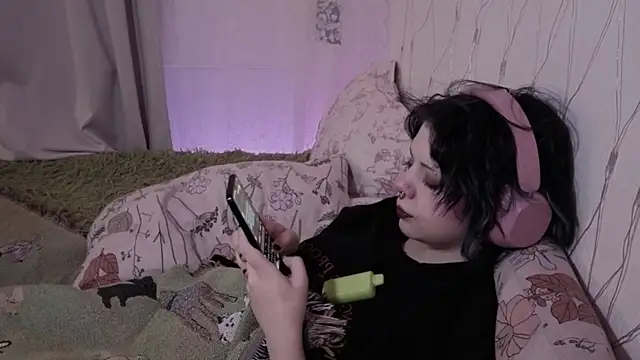 Alice Zev online show from April 21, 1:42 am