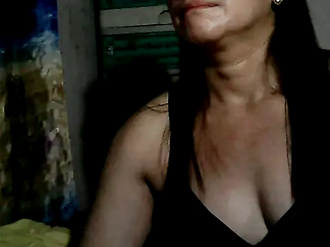 yoursPinayMama1682 online show from November 18, 2:51 pm