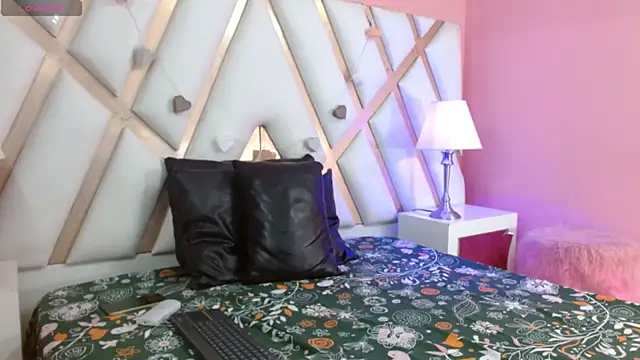 EmmaPetty online show from September 23, 9:02 pm