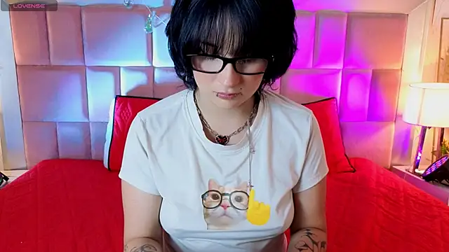 RobinBennett online show from April 24, 1:14 pm