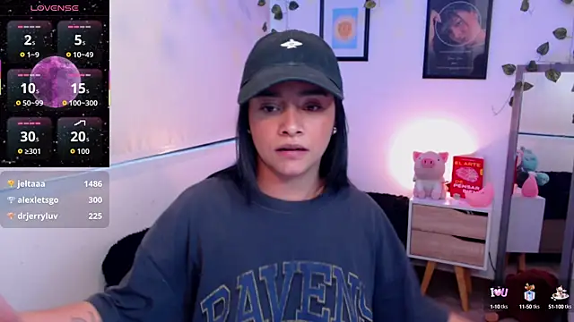 MarilynWhite  online show from October 17, 10:24 pm