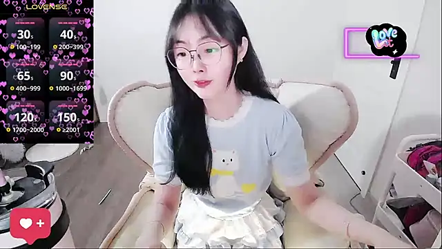 baby-yaya20 online show from April 13, 9:10 am