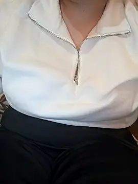 whiteprincesse online show from September 12, 3:19 pm