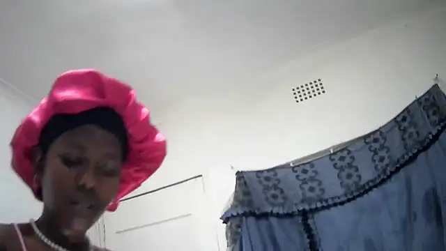 pinkyxbarbie2 online show from November 22, 8:44 pm