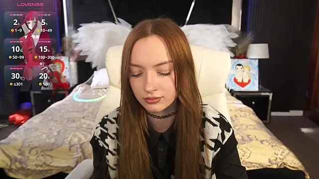 FoxyMayy online show from April 8, 1:13 pm