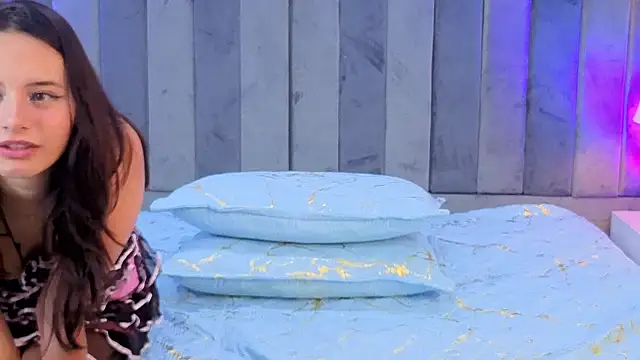 Lunabellee  online show from October 12, 5:32 am