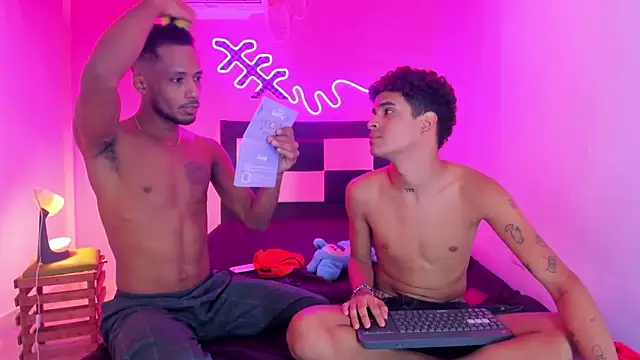 Lucky boys  X online show from December 19, 7:39 pm