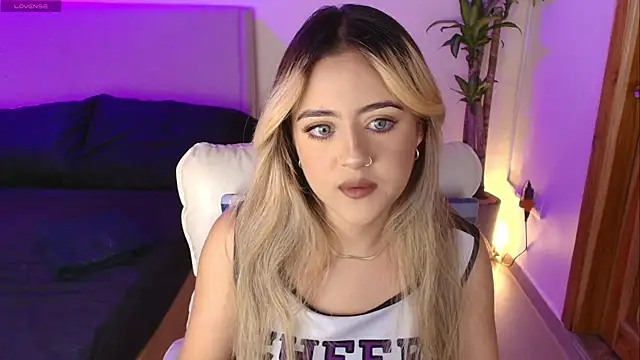 MaryMoon  online show from October 31, 10:03 pm