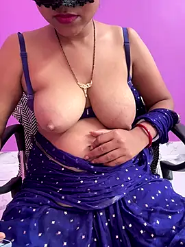 hottylizaa online show from October 18, 4:04 am