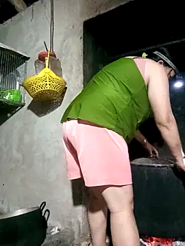 riso-00 online show from March 31, 1:44 pm