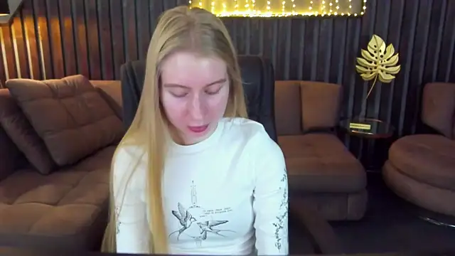 Alina Blonde online show from March 26, 6:37 am