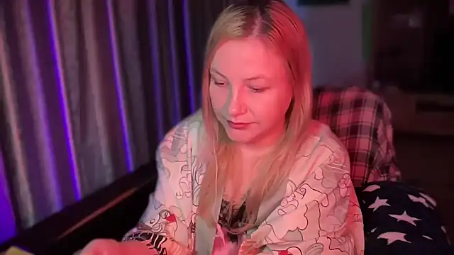 BikiHellena online show from November 7, 6:41 am