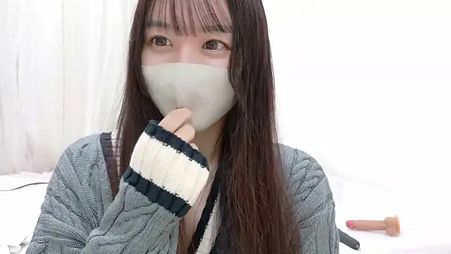  Mia land  online show from March 20, 2:00 pm