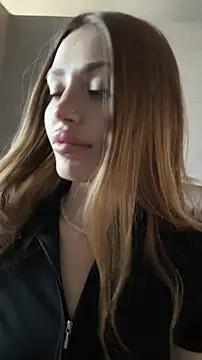 Elizabeth Tay online show from February 12, 9:55 am