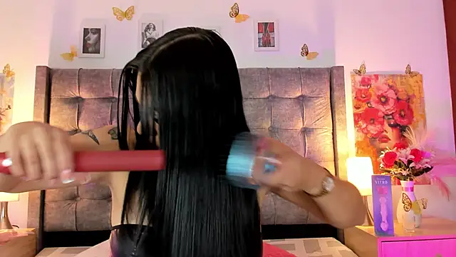 Linda Fosterr online show from March 12, 7:16 pm