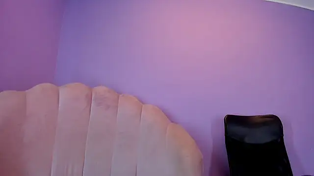 miajhonsonx online show from November 17, 2:29 pm