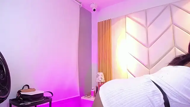 AishaValcazar online show from February 27, 4:12 am