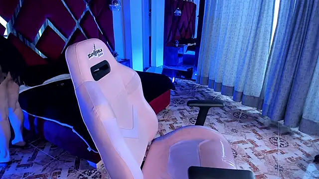 alexiaystive3 online show from March 28, 9:03 pm