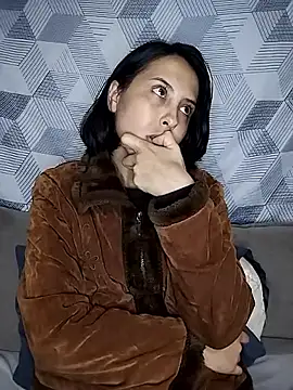 scarletoficial online show from May 16, 1:30 am