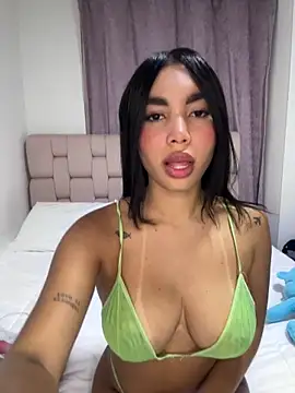 karolaalcendra online show from September 30, 11:20 pm