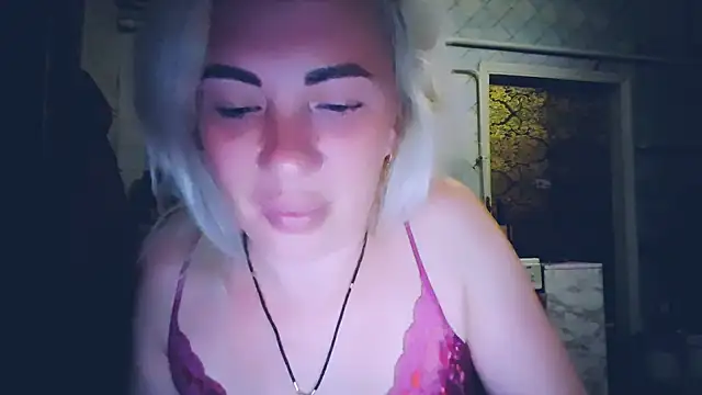 EmmaCat  online show from May 28, 8:18 pm