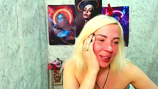 EmmaCat  online show from March 25, 6:16 am