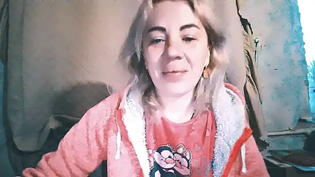 EmmaCat  online show from November 9, 5:25 am