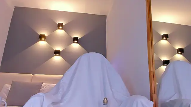 selena monroy online show from February 28, 11:42 am