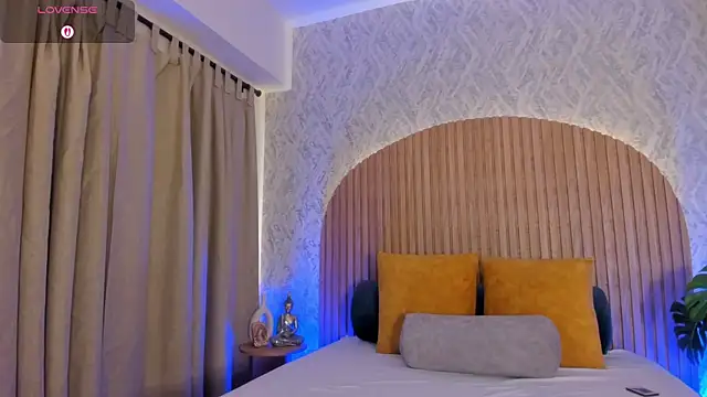 Sophiie Belle online show from September 30, 8:35 pm