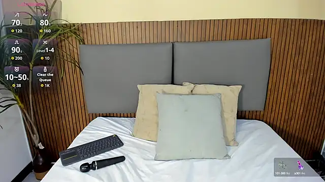 EmillyHarper  online show from October 6, 3:45 am