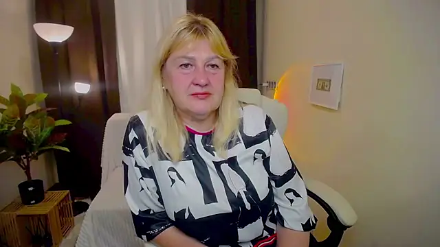 EmmaEllison online show from September 14, 12:03 pm