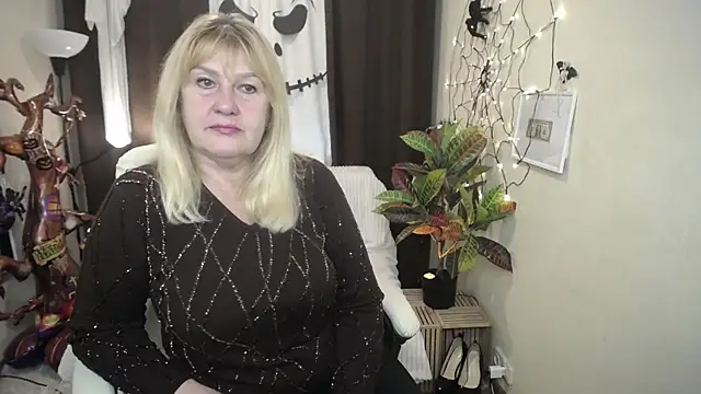 EmmaEllison online show from October 14, 6:49 am