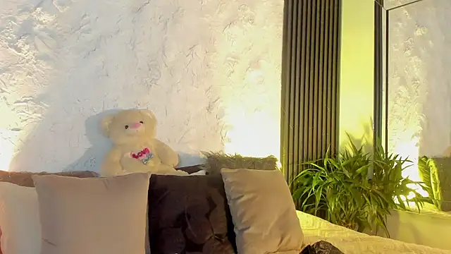 joselin rouse online show from December 19, 12:30 pm