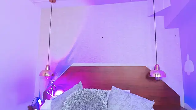 cloehill  online show from October 8, 11:25 am