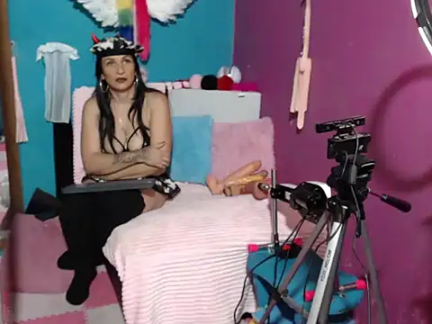 Kimberly Smitth online show from September 23, 1:42 pm