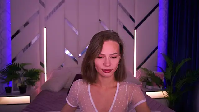 ShyySiren online show from December 4, 8:49 am