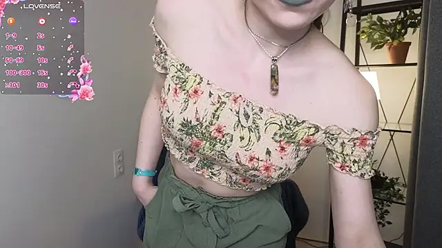 KarenSmitht online show from March 19, 6:01 pm