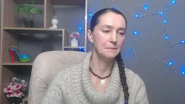 TayaFinch online show from November 4, 2:55 pm