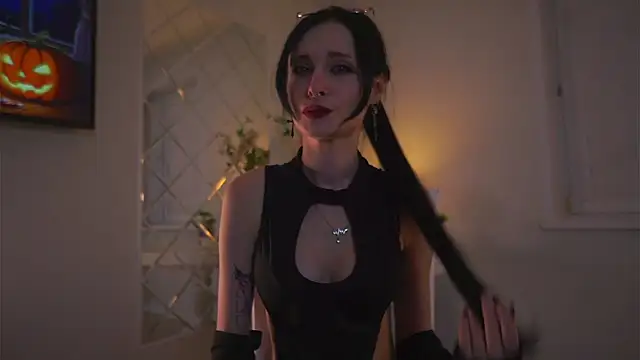 DarcyAspacio online show from October 17, 1:25 pm