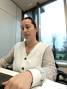 bichota85 online show from December 22, 9:12 am