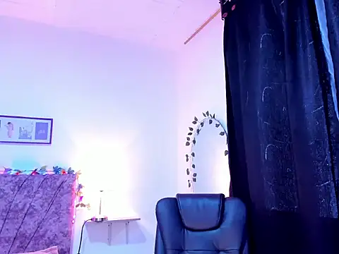 sharlot montalvo  online show from October 1, 2:33 pm