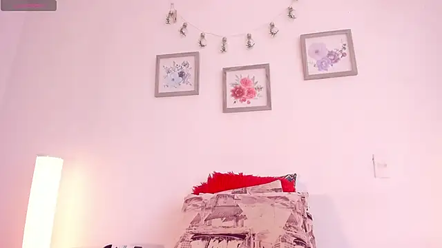 mely rosse  online show from April 17, 12:40 pm