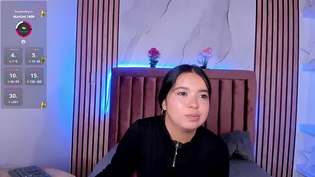 LunaWiill  online show from October 13, 7:49 pm