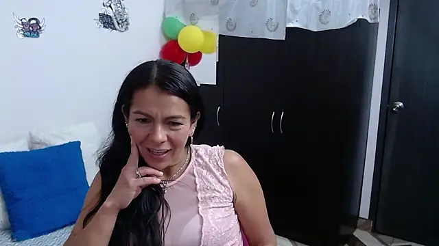 camilavargas  online show from September 26, 11:02 pm