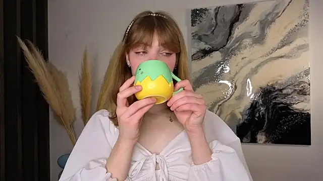 pienaple online show from February 1, 4:11 am